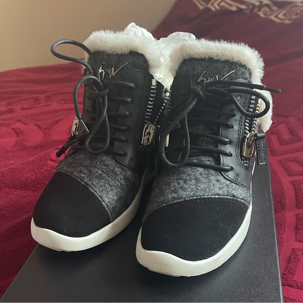 Giuseppe Zanotti leather sneakers, Faux fur, size US5.5, Pre-owned